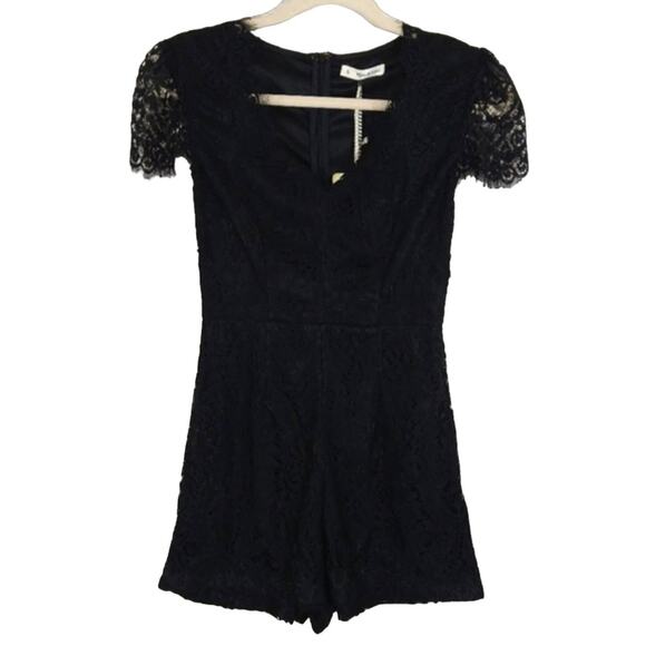 A Mika & Gala Women's Black Floral Lace V Neck Short Romper NWT Size XS 0 2 UK-6 - Picture 1 of 12